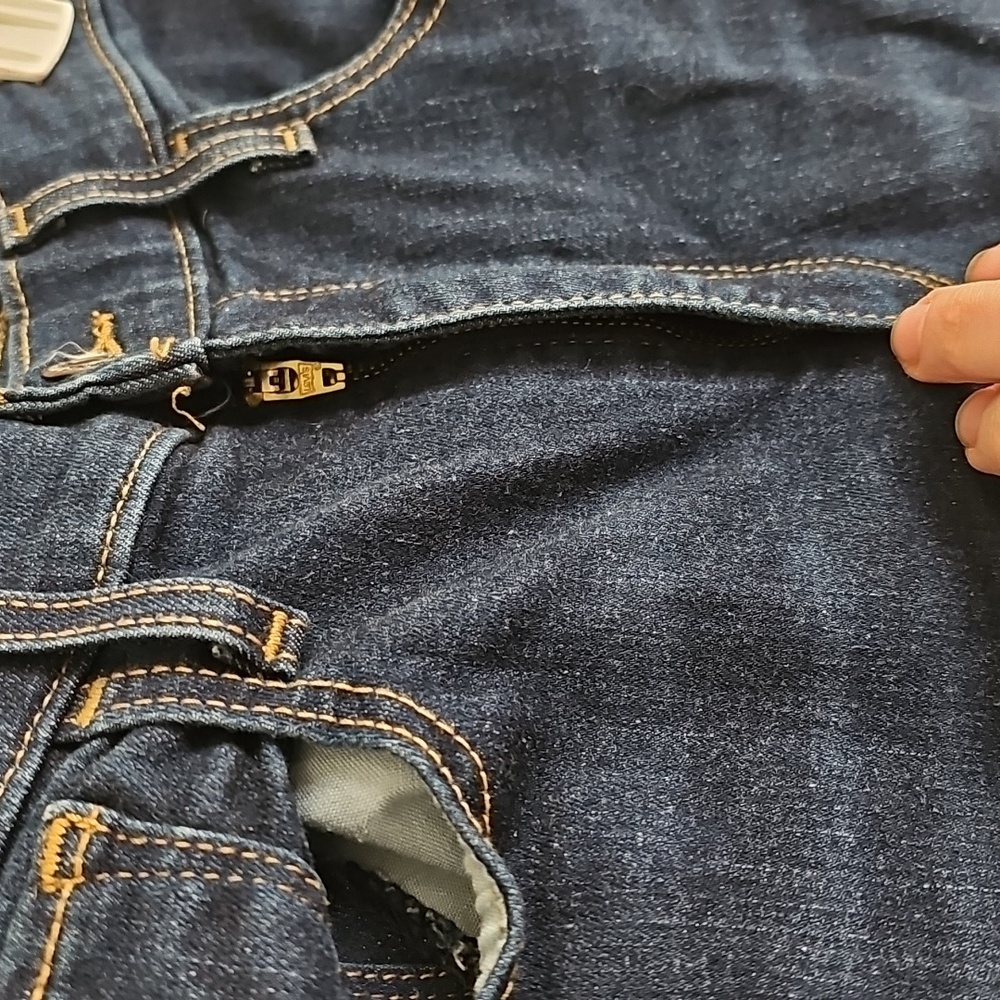 Levis 720 High Rise Jeans - Picture 5 of 11
